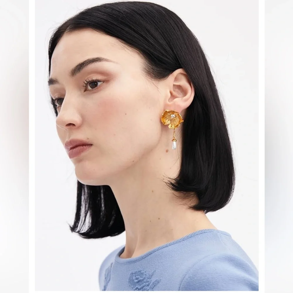 Oscar de la Renta • Enamel Poppy Flower Pearl Drop Earrings
